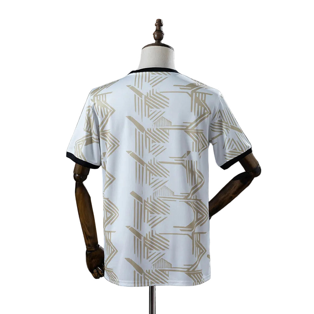 CAMISOLA DO SPORTING 25/26 EDIÇÃO ESPECIAL BEGE E BRANCO