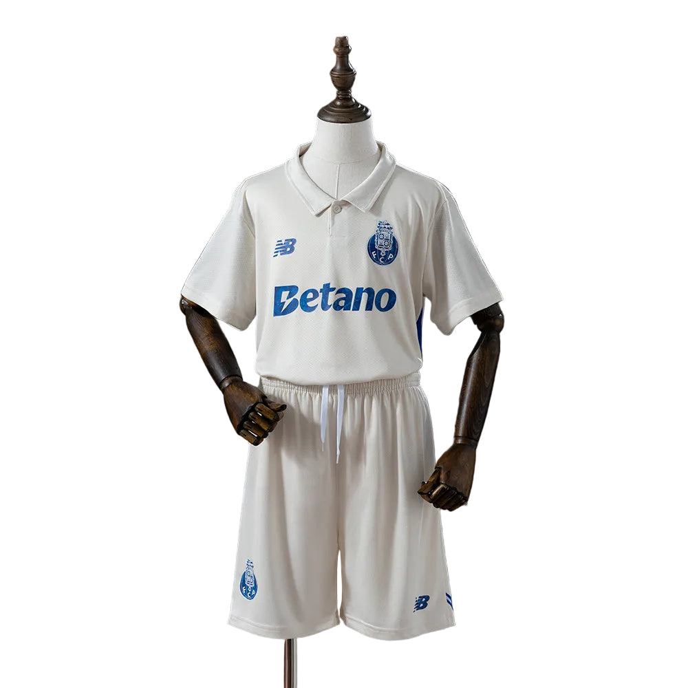 KIT INFANTIL DO PORTO 25/26 BEGE